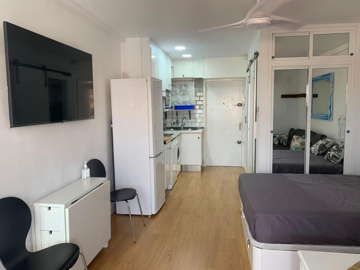 Sweet Home Benalmadena, Estudio Con Vistas Al Mar Y Excelente Conexion Wifi, Para No Fumadores, Con Piscinas, Sea Views, With Swimming Pools, Completely Renovated, Ideal For Older People, Bright With Morning Sun, No Smoking Bagian luar foto