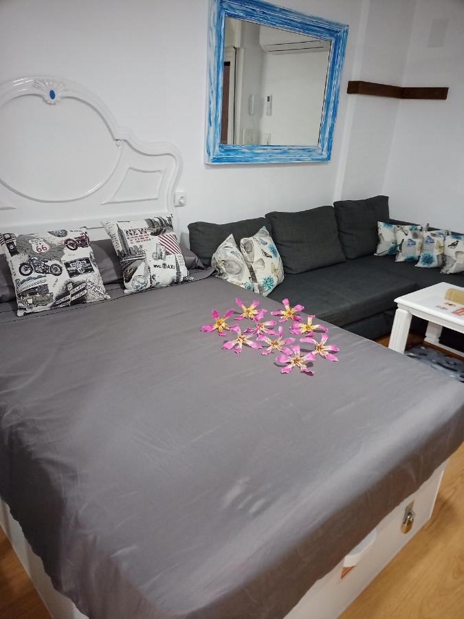 Sweet Home Benalmadena, Estudio Con Vistas Al Mar Y Excelente Conexion Wifi, Para No Fumadores, Con Piscinas, Sea Views, With Swimming Pools, Completely Renovated, Ideal For Older People, Bright With Morning Sun, No Smoking Bagian luar foto