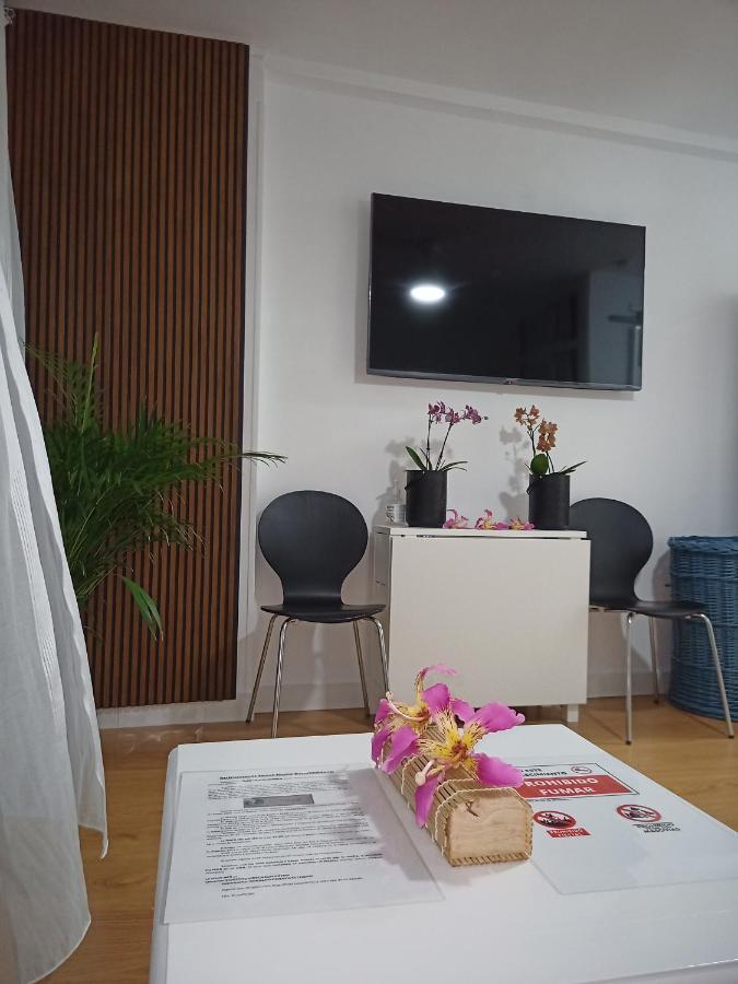 Sweet Home Benalmadena, Estudio Con Vistas Al Mar Y Excelente Conexion Wifi, Para No Fumadores, Con Piscinas, Sea Views, With Swimming Pools, Completely Renovated, Ideal For Older People, Bright With Morning Sun, No Smoking Bagian luar foto